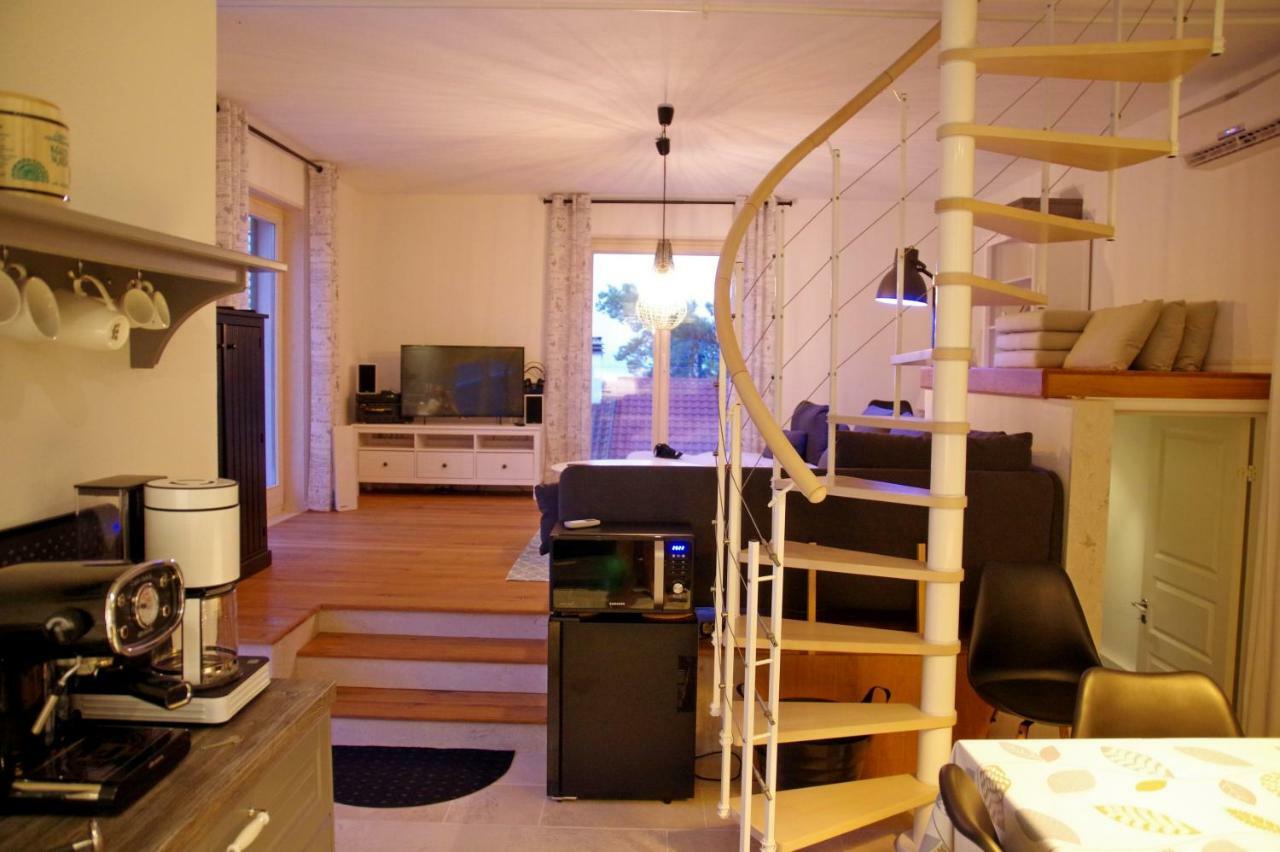 Holiday Home Nevista 수마르틴 외부 사진